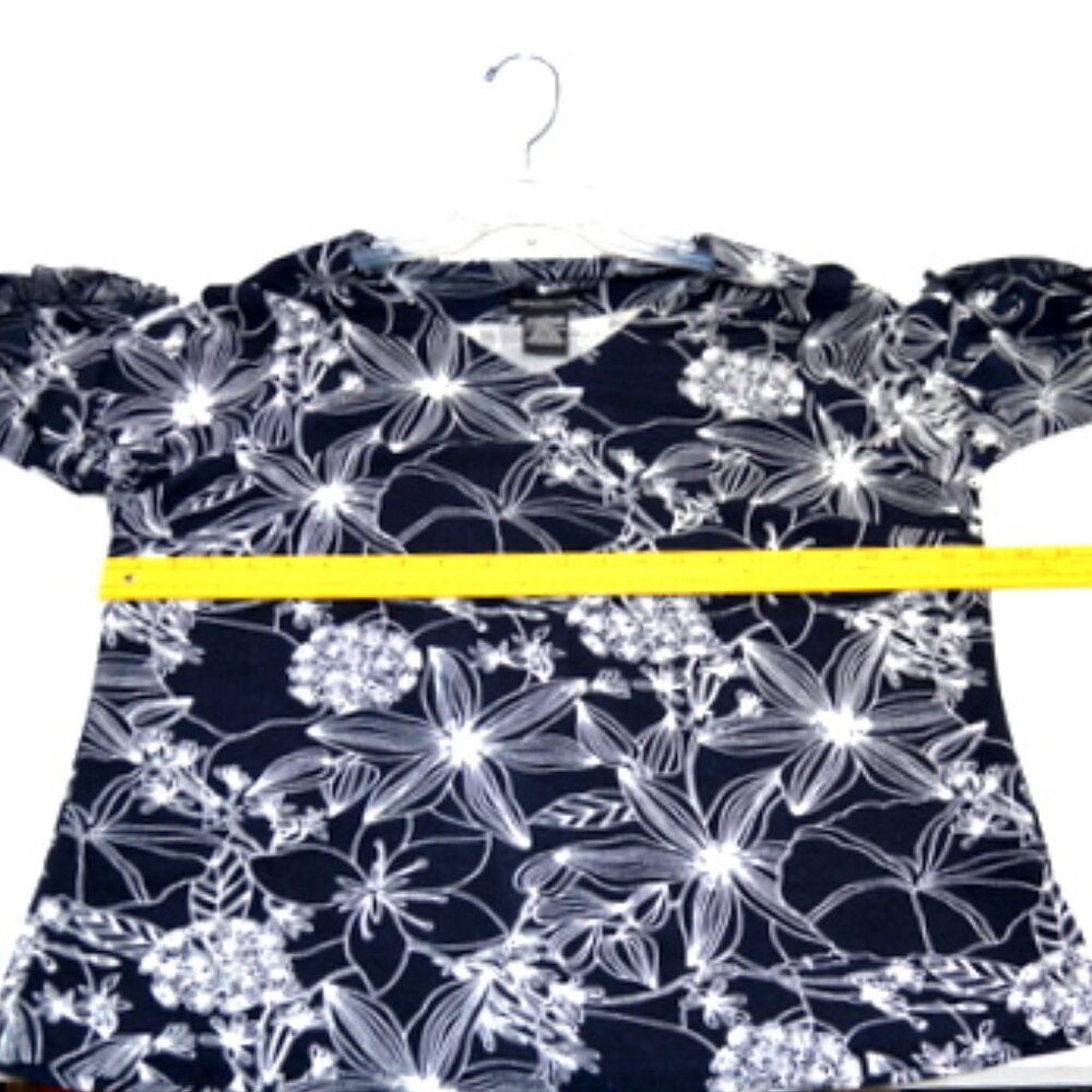 Impressions Women's Black Floral V-Neck 3/4 Sleeve Top – Size: 1X - Picture 4 of 10